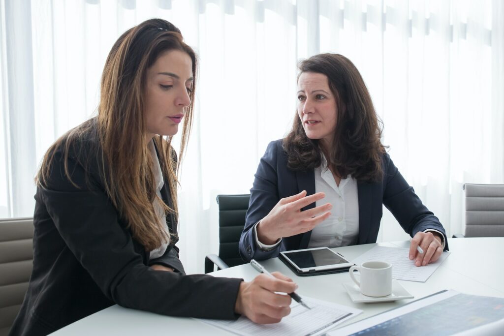 réunion, formation, femmes d'affaire